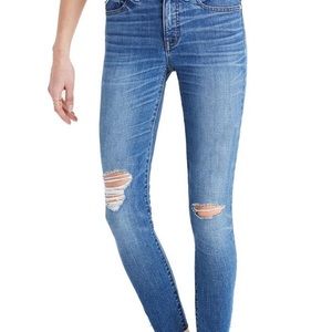 Madewell size 28 jeans. Good condition, no stains.  Knees have holes.